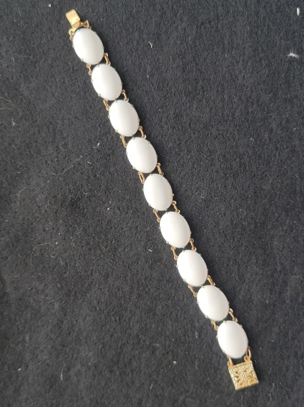 Vintage 1950s Gold Tone Milk Glass Cabochon Link Bracelet - Estate
